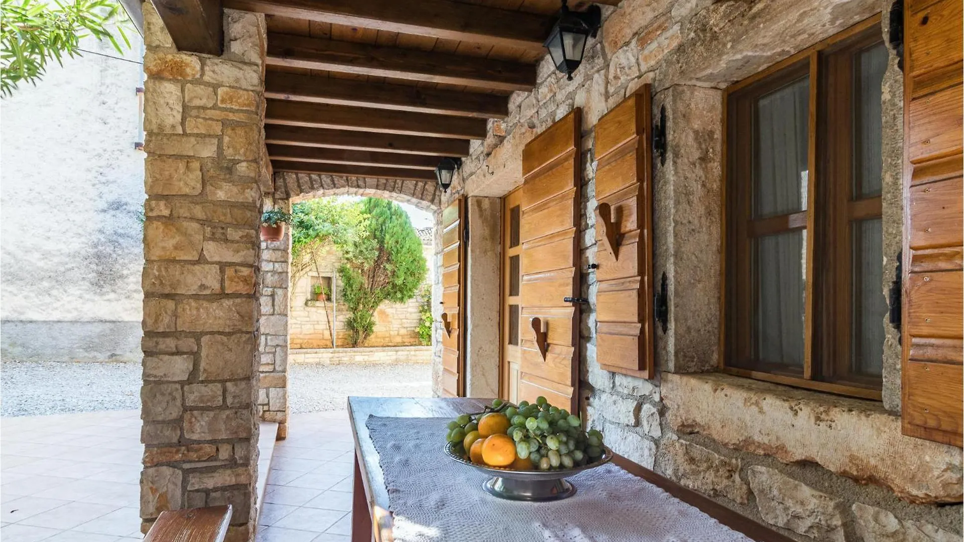 Cozy Home In Zminj With Kitchen